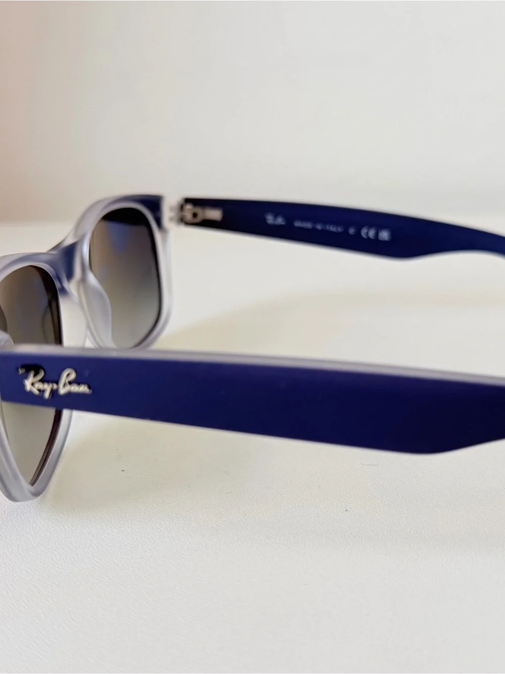 Ray Ban New Wayfarer Rb 2132 55018 Blue Sunglasses Worn Once
